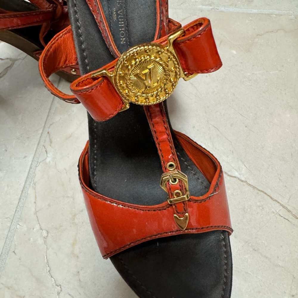 Stunning heels authentic 8.5